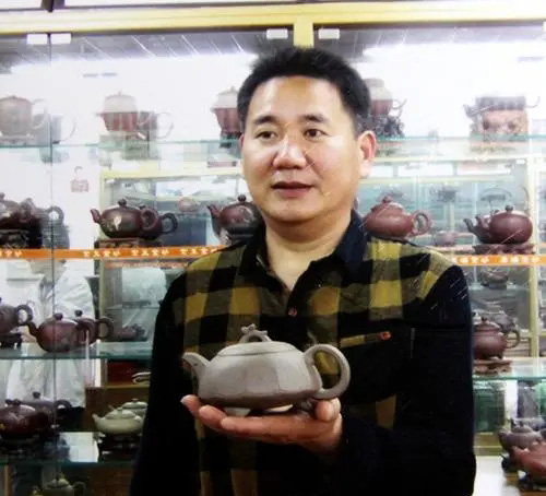 紫砂壺張洪明個(gè)人照片