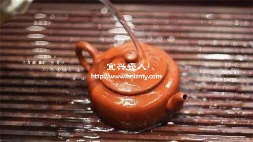 為什么老茶友喜歡用壺蓋漏水的紫砂壺