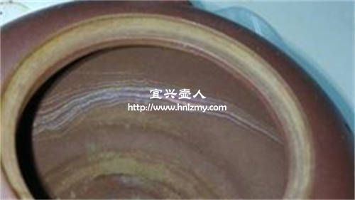 紫砂壺泡茶后形成的茶痕