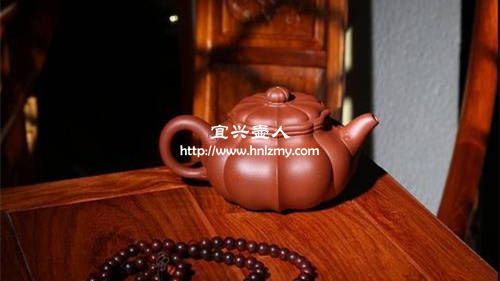一把筋紋壺