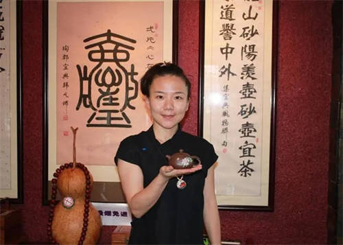 朱丹紫砂壺大師個人簡介照片