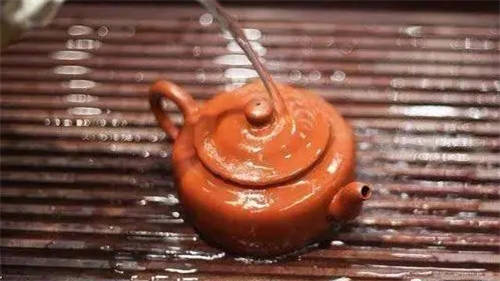 紫砂壺中的茶垢怎么能去除干凈